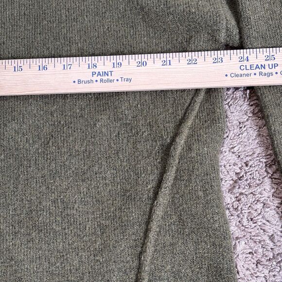 Andree By Unit oversizes Women's Olive Green Turtleneck Sweater Size Small - Picture 12 of 14